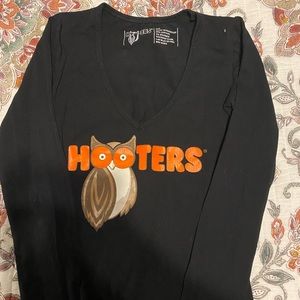 Hooters black long sleeve V-neck shirt size XXS.
